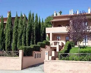 Carpediem Assisi Living Club מלון דירות Piano Delle Pieve